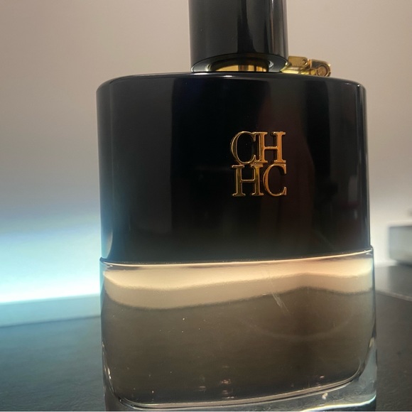 Carolina Herrera CH Men Prive Eau de Toilette Spray for Men 100ml - Picture 2 of 7